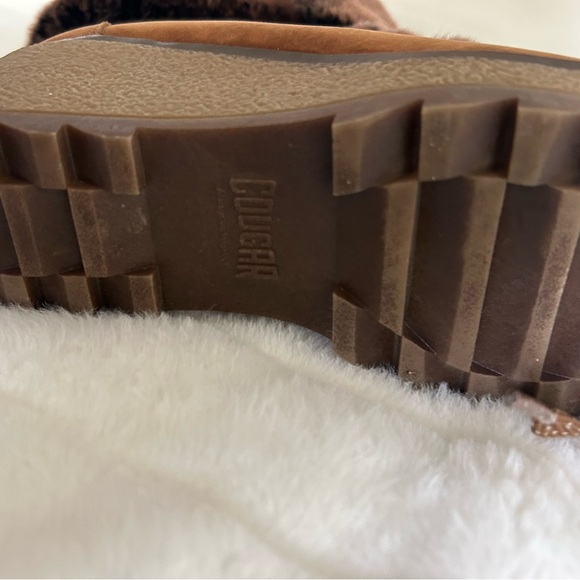 Woman’s cougar boots - Picture 2 of 7